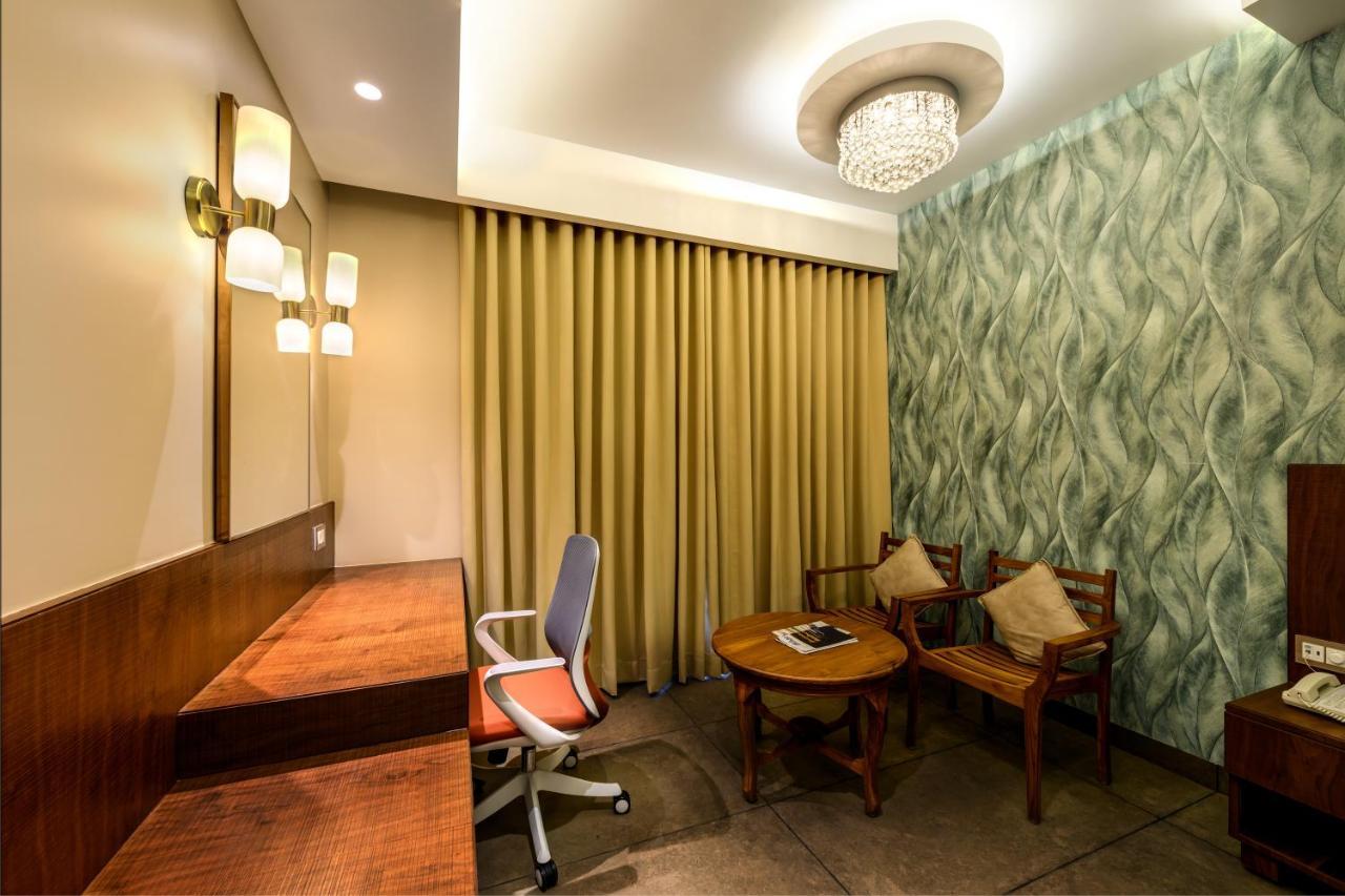 Sundex Hotel Тханджавур Екстер'єр фото