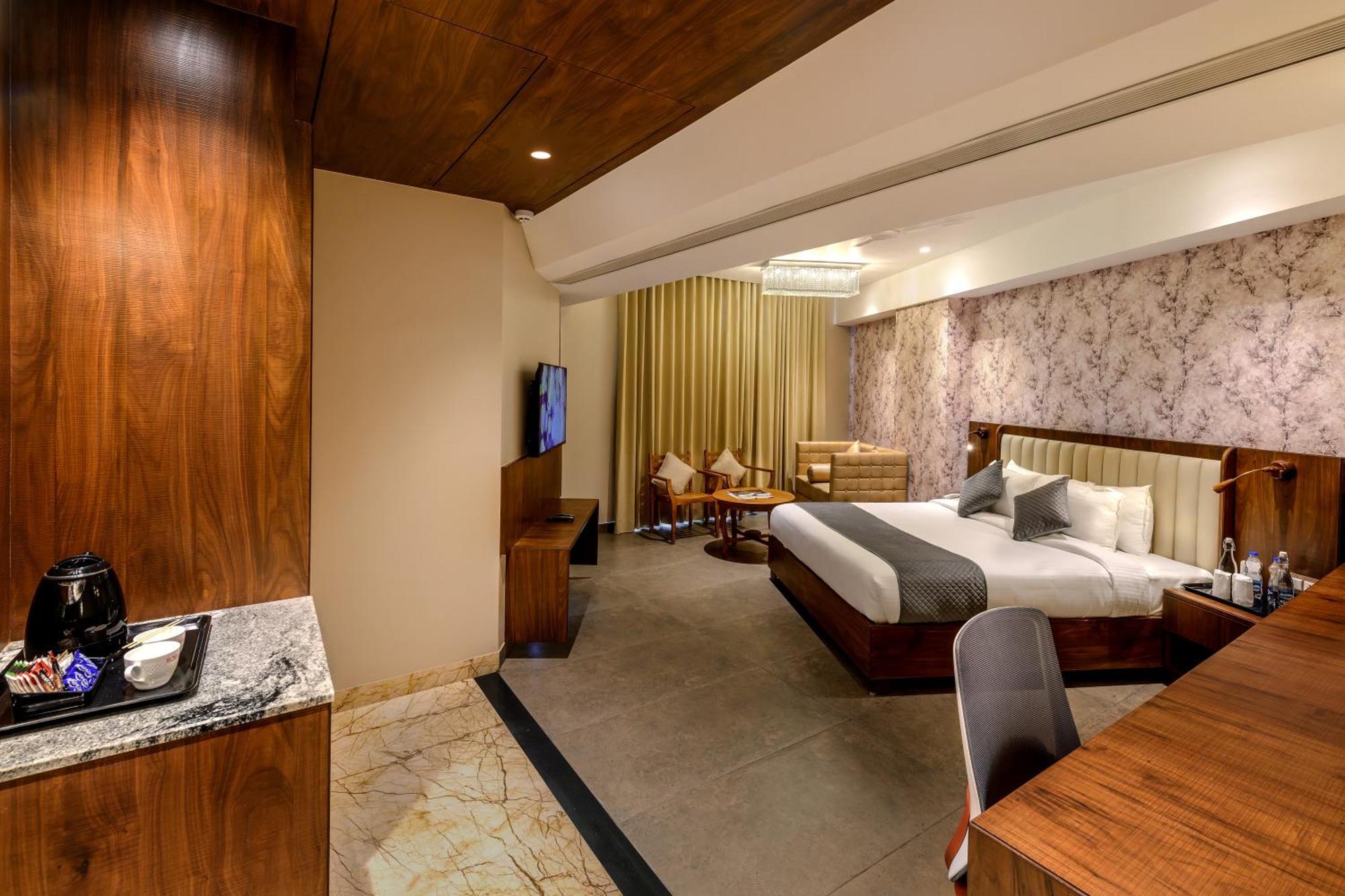 Sundex Hotel Тханджавур Екстер'єр фото