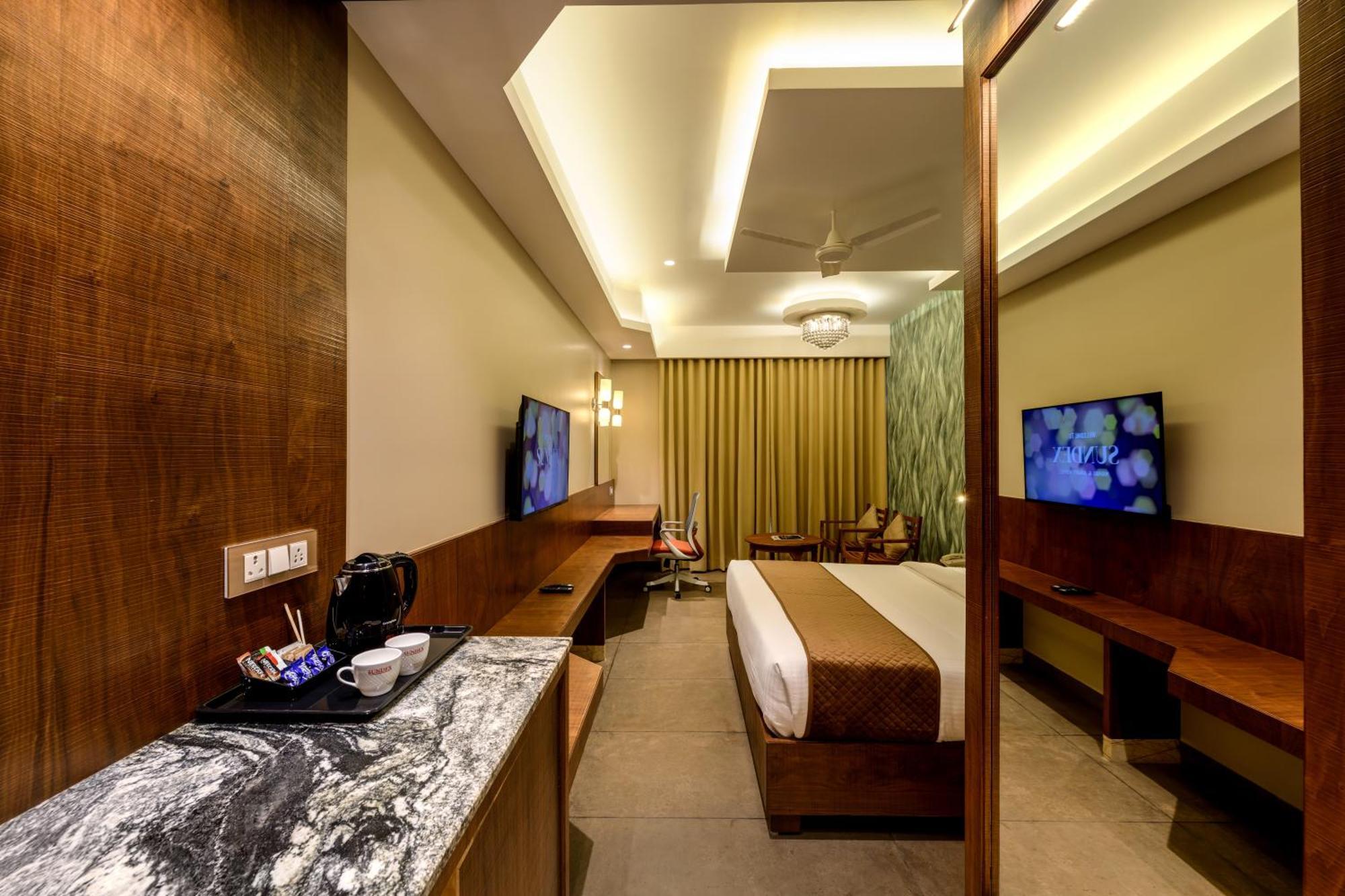 Sundex Hotel Тханджавур Екстер'єр фото