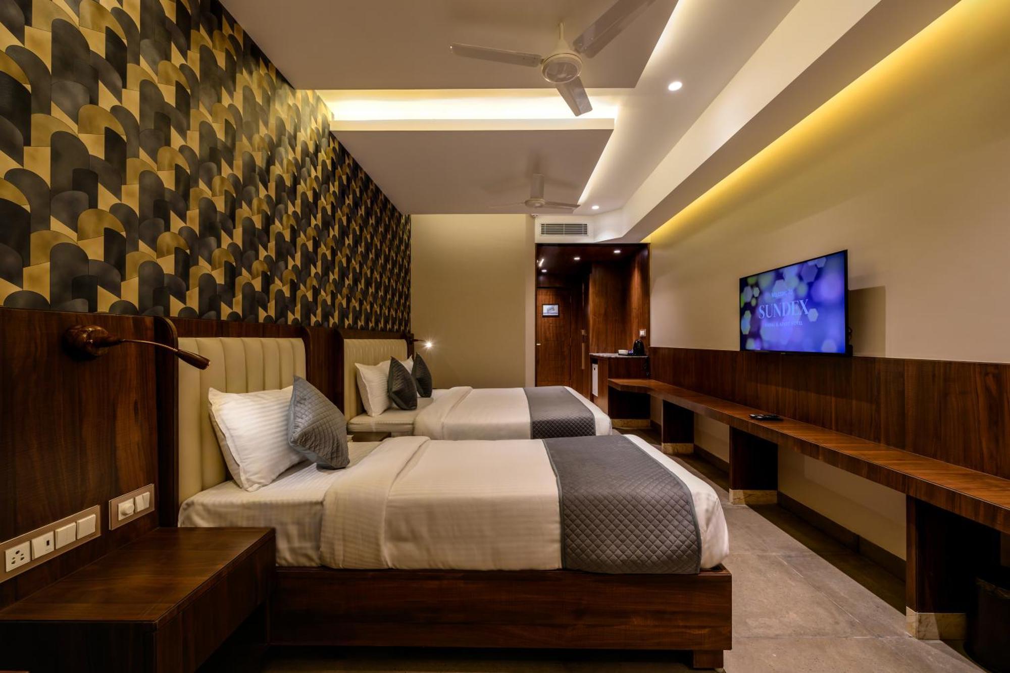 Sundex Hotel Тханджавур Екстер'єр фото